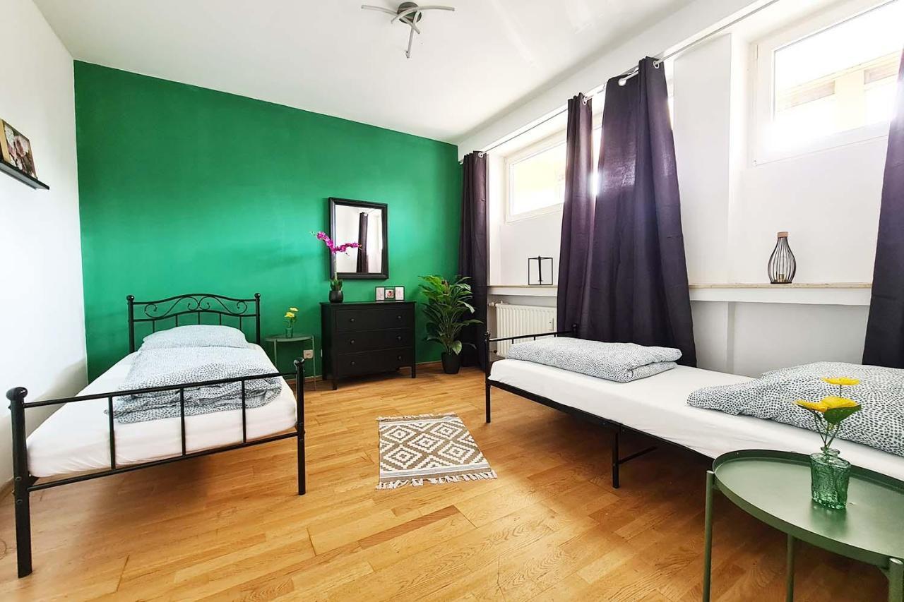 Langenfeld Apartment Bagian luar foto